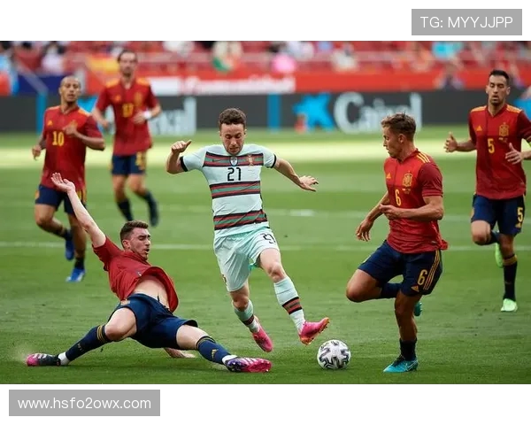 葡萄牙与西班牙激战回顾精彩集锦尽显足球魅力与对抗精神 葡萄牙与西班牙激战回顾精彩集锦尽显足球魅力与对抗精神